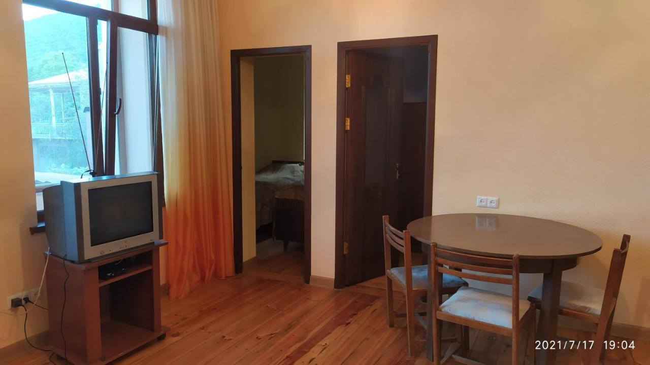 Verishen Guest House B&B Goris Esterno foto