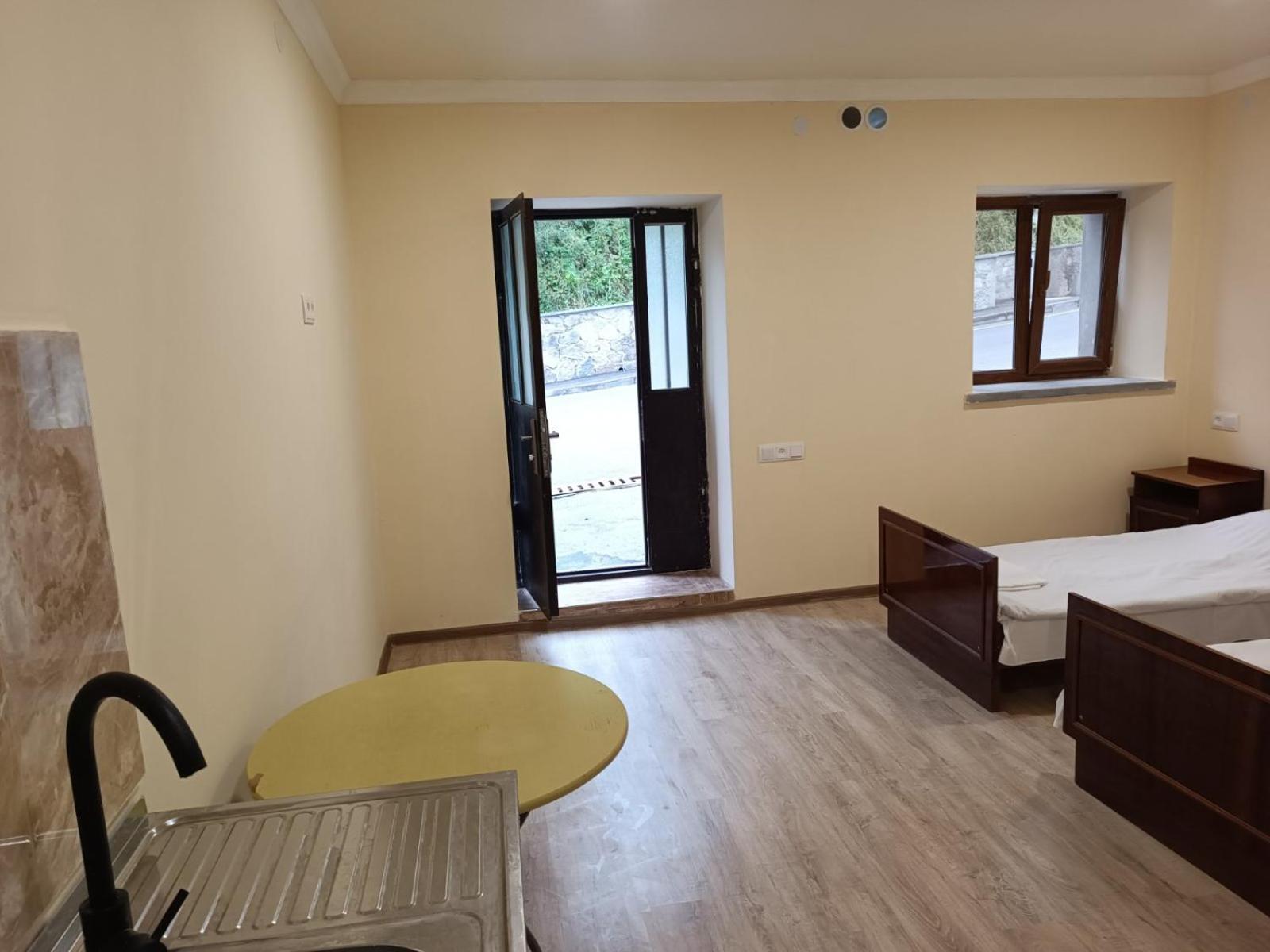Verishen Guest House B&B Goris Esterno foto